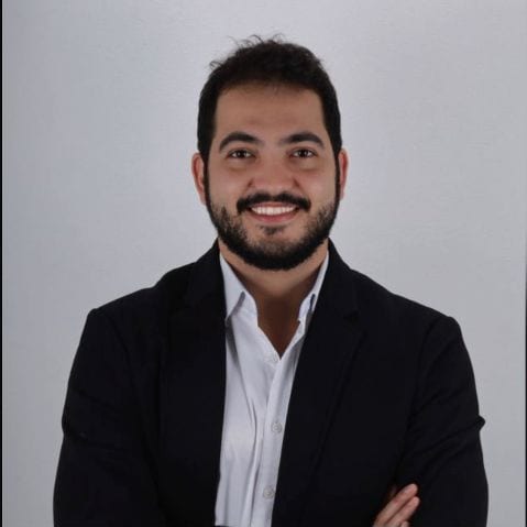 Dr. Giovanni Nascimento, implantodontista responsável pelo instituto